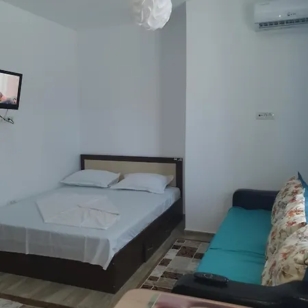 Garsoniera Irina * Năvodari
